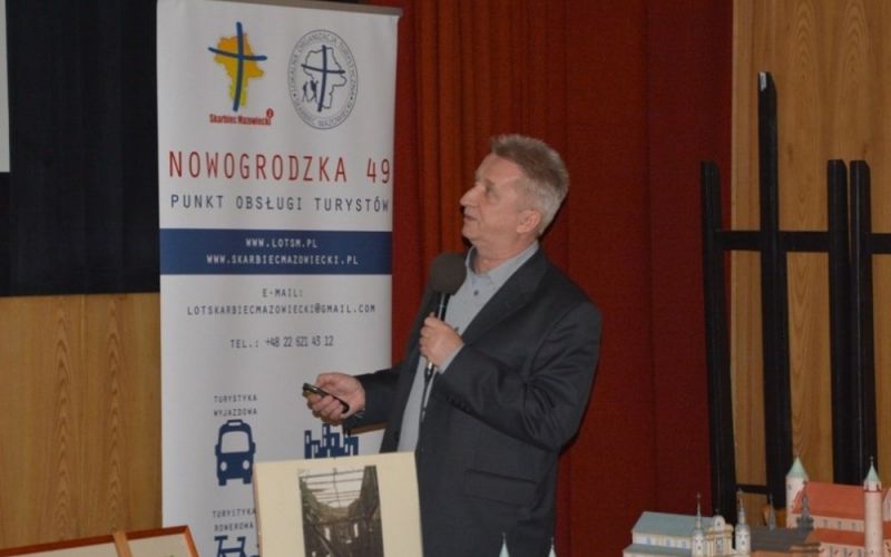 Spotkanie promujące książki: "Dlaczego warto zwiedzać kościoły?" oraz "Kościoły drewniane Mazowsza"